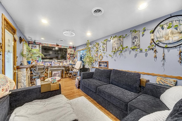 5848 W 89th St, Oak Lawn, IL 60453 - living area featuring recessed lighting and wood finished floors