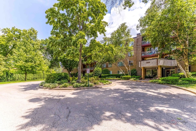 945 E Kenilworth Ave Unit 120, Palatine, IL 60074 - view of property's community