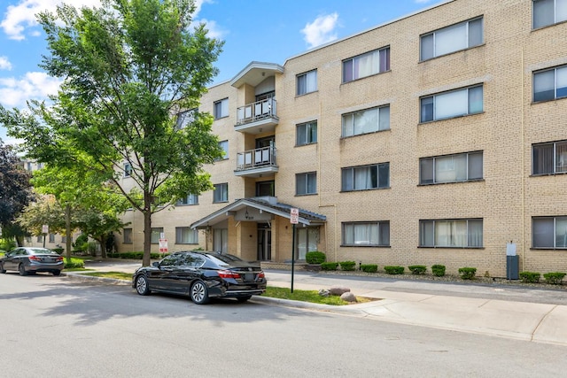 5251 W Galitz St Unit 311, Skokie, IL 60077 - view of apartment building / complex
