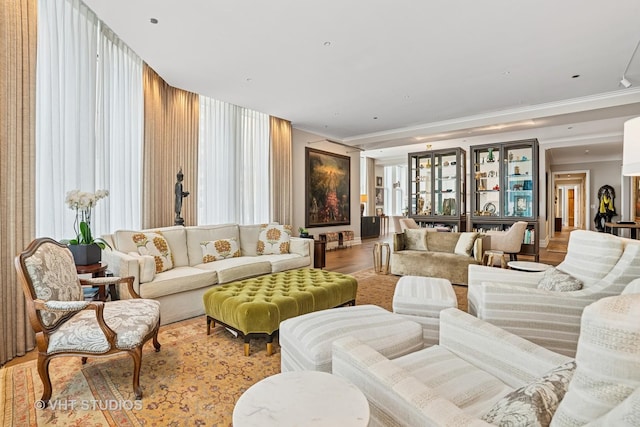 435 N Michigan Ave Unit 1203, Chicago, IL 60611 - community lobby featuring ornamental molding
