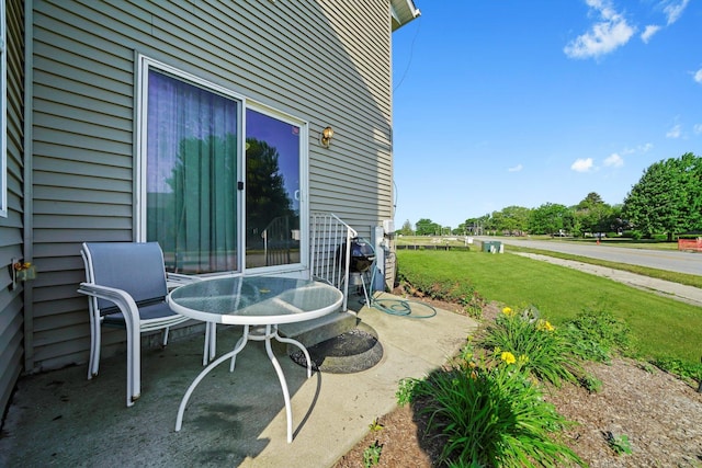 1225 Alexandria Dr, Sycamore, IL 60178 - view of patio