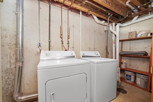 1225 Alexandria Dr, Sycamore, IL 60178 - laundry area featuring washer and clothes dryer