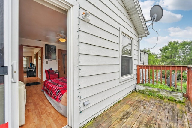 626 E 90th St, Chicago, IL 60619 - view of wooden deck