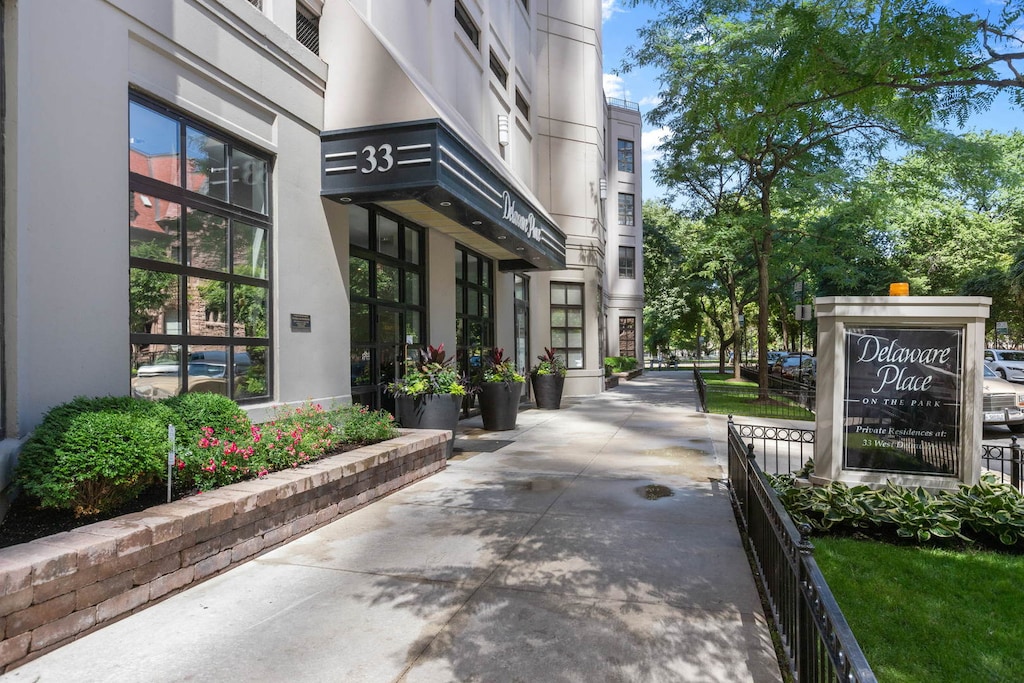 33 W Delaware Pl Unit P512, Chicago, IL 60610 - photo 1