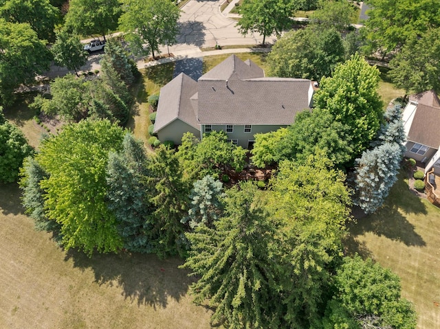 910 Angle Tarn Dr, West Dundee, IL 60118 - aerial view of property and surrounding area with a tree filled landscape