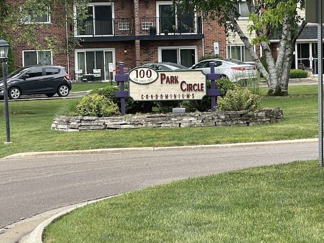 100 W Park Circle Dr Unit 2I, Wheaton, IL 60187 - community sign featuring a yard