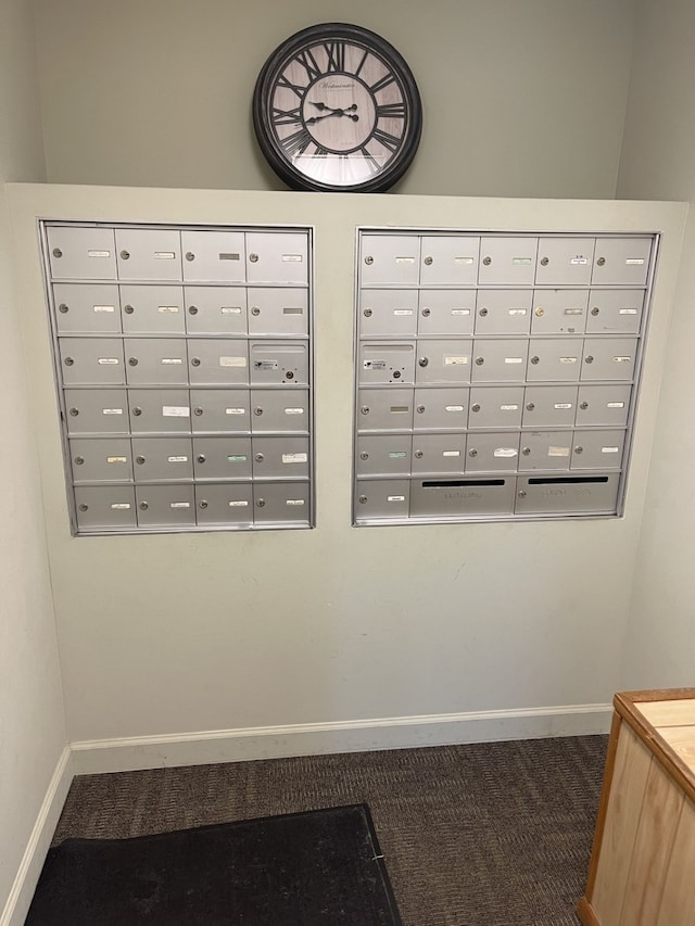 100 W Park Circle Dr Unit 2I, Wheaton, IL 60187 - surrounding community with mail area