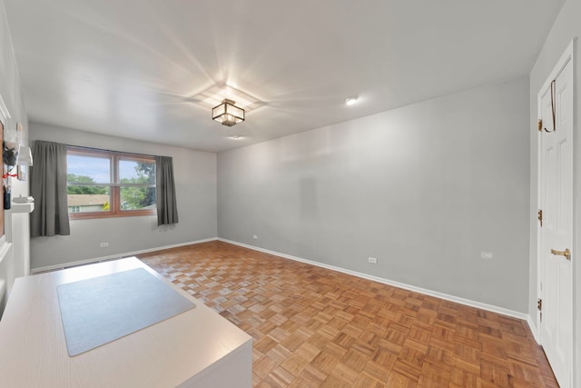 573 Surryse Rd, Lake Zurich, IL 60047 - spare room with baseboards