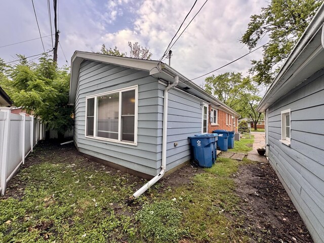 3732 153rd St, Midlothian, IL 60445 - view of side of home