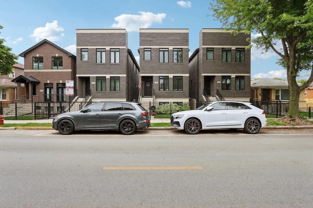3305 S Racine Ave, Chicago, IL 60608 - photo 1