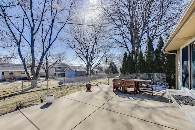 2023 N Shenandoah Dr, Arlington Heights, IL 60004 - fenced backyard featuring outdoor dining space and a patio area