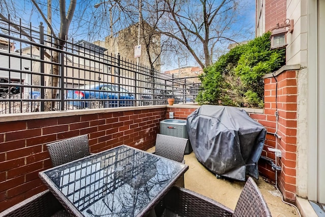 1622 W Ontario St Unit 1E, Chicago, IL 60622 - view of patio / terrace with area for grilling and outdoor dining space
