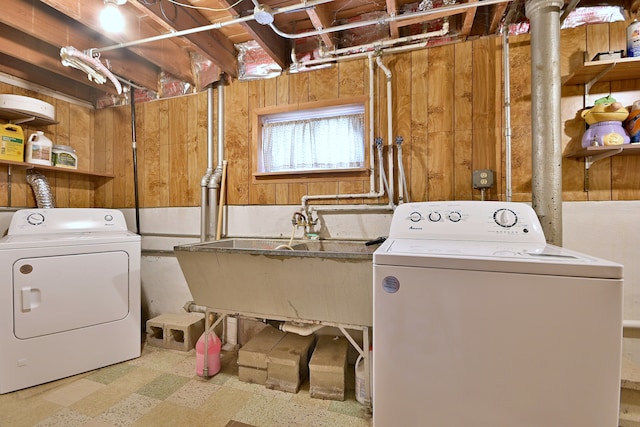 5010 N Merrimac Ave, Chicago, IL 60630 - laundry room with washing machine and dryer and tile patterned floors
