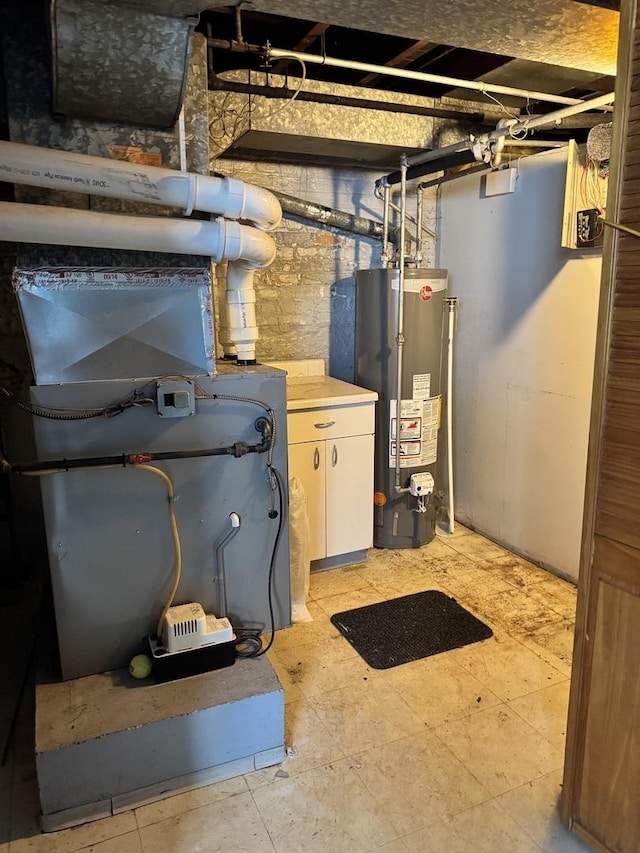 7022 S Claremont Ave, Chicago, IL 60636 - utility room with gas water heater