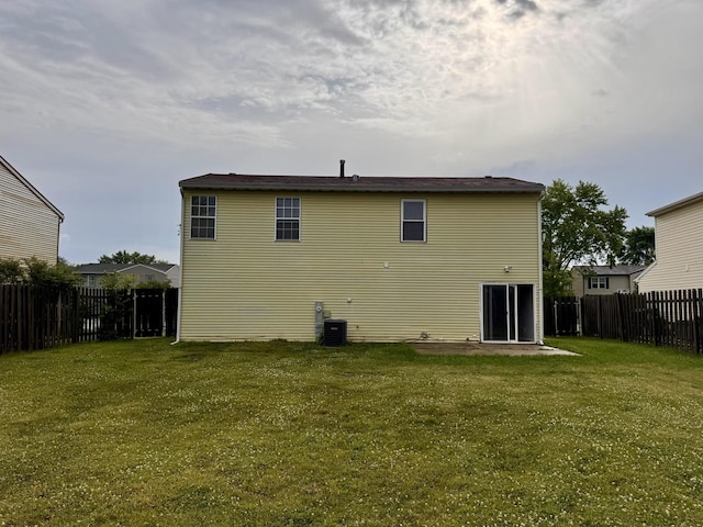 20552 S Frankfort Square Rd, Frankfort, IL 60423 - rear view of property with a fenced backyard