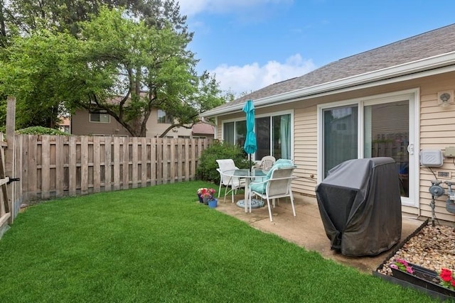 738 Colorado Ct, Carol Stream, IL 60188 - view of yard featuring a patio