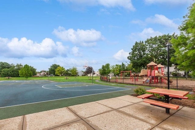738 Colorado Ct, Carol Stream, IL 60188 - view of sport court featuring community basketball court