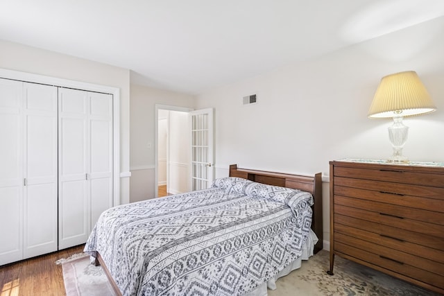3921 Franklin Ave, Western Springs, IL 60558 - bedroom with a closet and wood finished floors