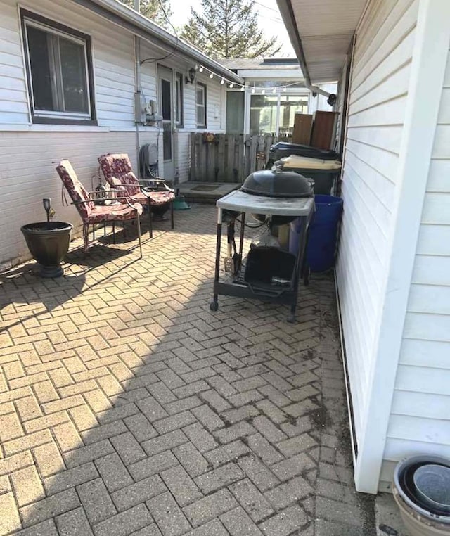 35 Douglas Ct, Hoffman Estates, IL 60169 - view of patio with area for grilling