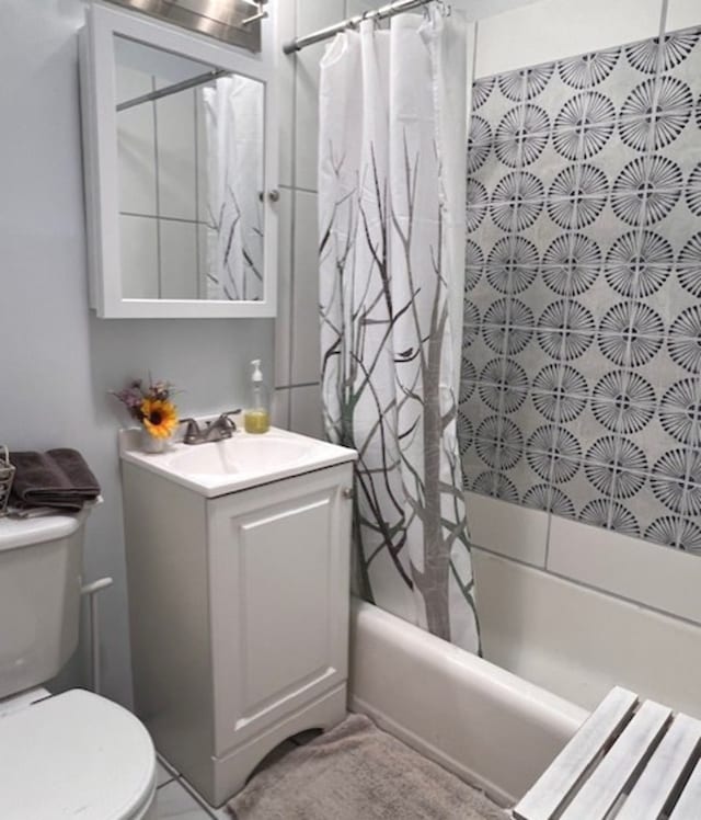 35 Douglas Ct, Hoffman Estates, IL 60169 - bathroom with shower / bath combo, vanity, and tile patterned flooring