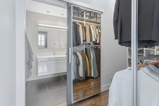1017 W Washington Blvd Unit 2H, Chicago, IL 60607 - spacious closet with a sink and wood finished floors