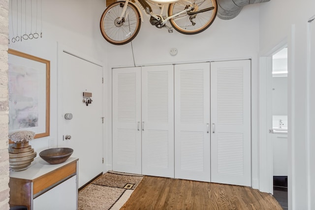 1017 W Washington Blvd Unit 2H, Chicago, IL 60607 - entrance foyer featuring wood finished floors