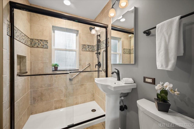 680 N Grace St, Lombard, IL 60148 - full bath with a stall shower and toilet