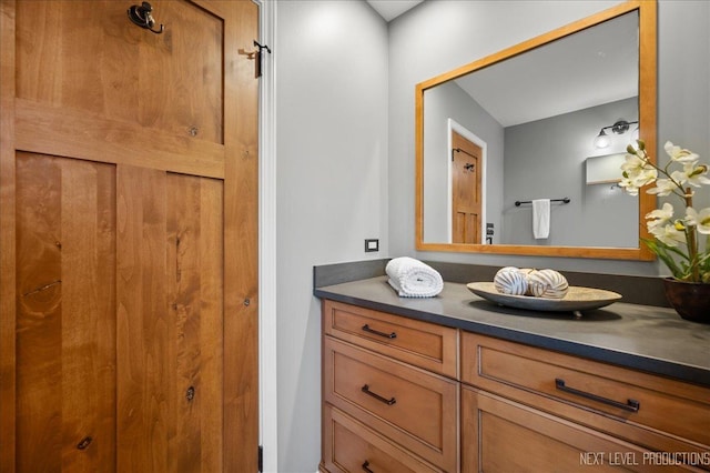 680 N Grace St, Lombard, IL 60148 - bathroom featuring vanity