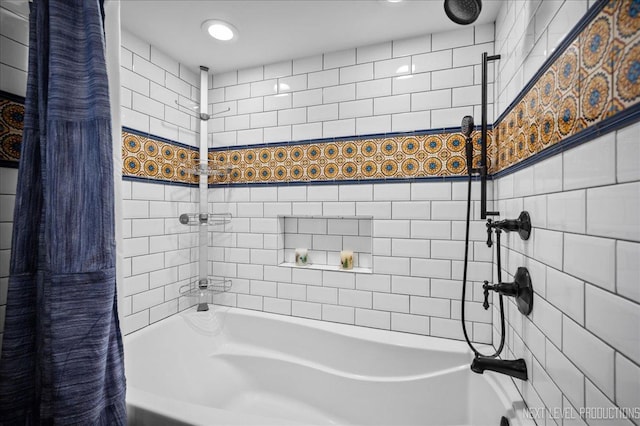680 N Grace St, Lombard, IL 60148 - bathroom featuring shower / tub combo