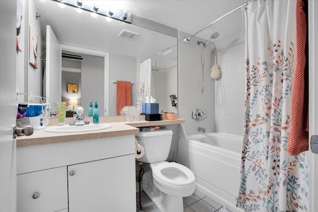500 S Clinton St Unit 527, Chicago, IL 60607 - bathroom with tile patterned floors, shower / tub combo, and vanity