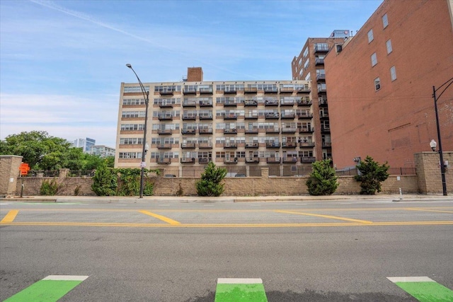 500 S Clinton St Unit 527, Chicago, IL 60607 - view of apartment building / complex