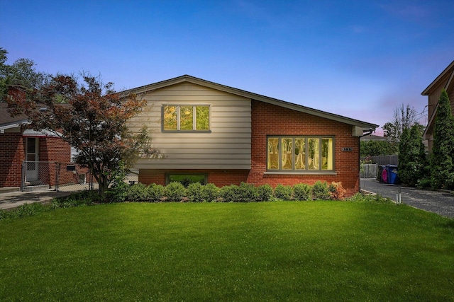 537 N Yale Ave N, Villa Park, IL 60181 - photo 2