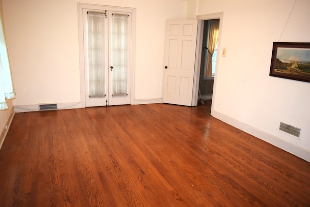 2008 Mcdaniel Ave, Evanston, IL 60201 - unfurnished room featuring wood finished floors and baseboards