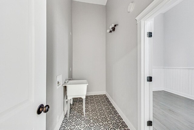 200 W Crawford St, Peotone, IL 60468 - washroom with washer hookup and baseboards