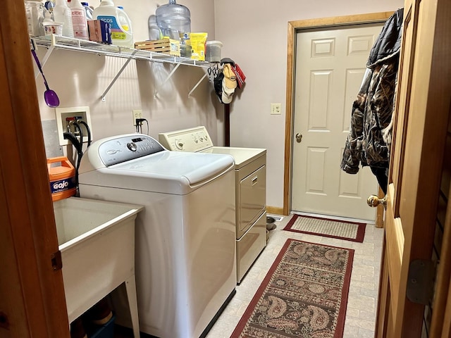 3468 E Spring Creek Dr, Ladd, IL 61329 - laundry room with washer and clothes dryer