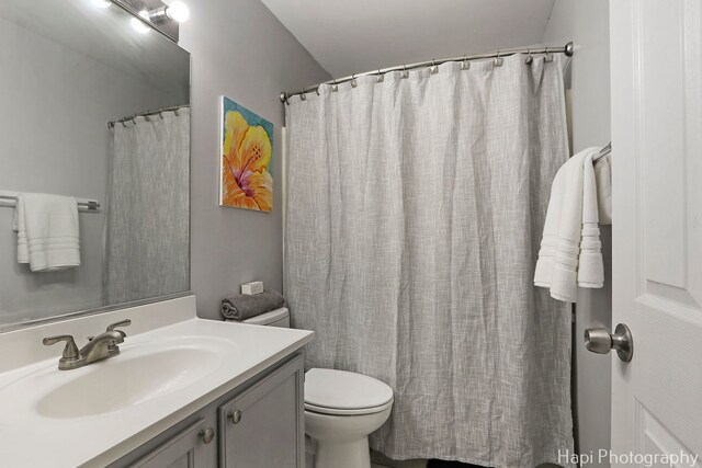 2184 N Masters Ln, Lake Villa, IL 60046 - full bath with toilet and vanity