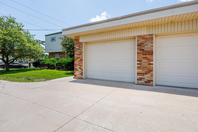 2214 E Lincoln St Unit 14, Bloomington, IL 61701 - view of garage