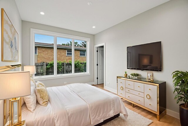 2700 Fontana Dr, Glenview, IL 60025 - bedroom featuring light wood finished floors and recessed lighting