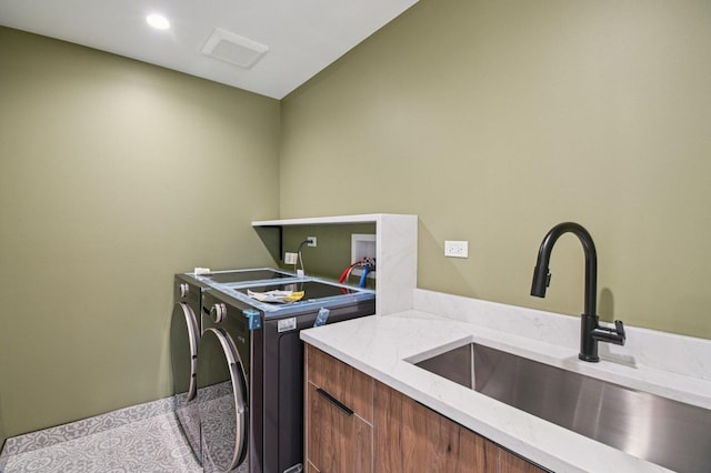 2700 Fontana Dr, Glenview, IL 60025 - laundry area featuring washing machine and clothes dryer and recessed lighting