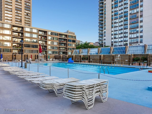 1455 N Sandburg Ter Unit 209B, Chicago, IL 60610 - view of community pool