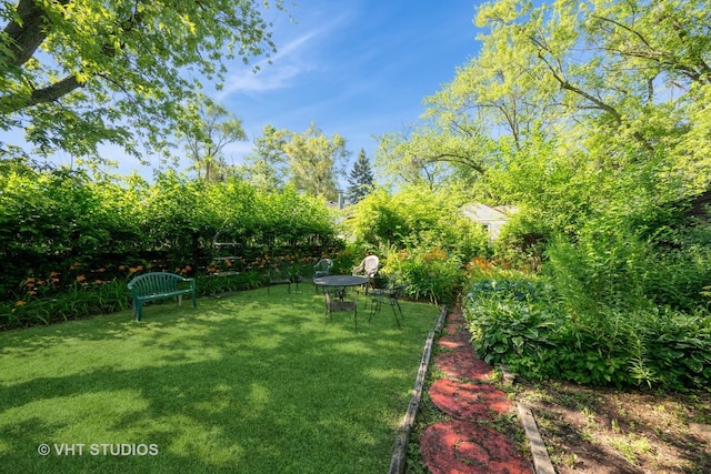 2506 Sigwalt St, Rolling Meadows, IL 60008 - view of green lawn