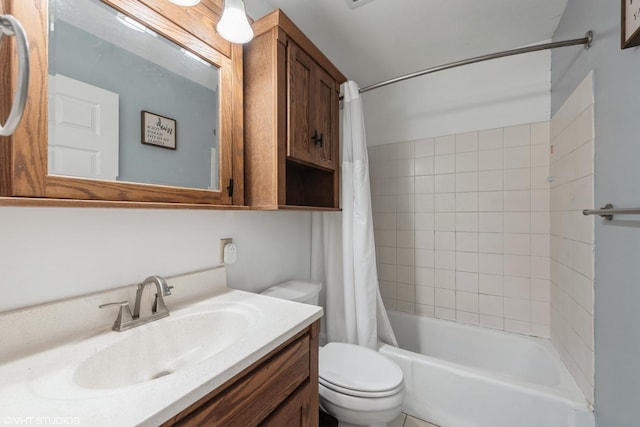 303 W 8th Pl, Hobart, IN 46342 - full bathroom featuring vanity and shower / tub combo