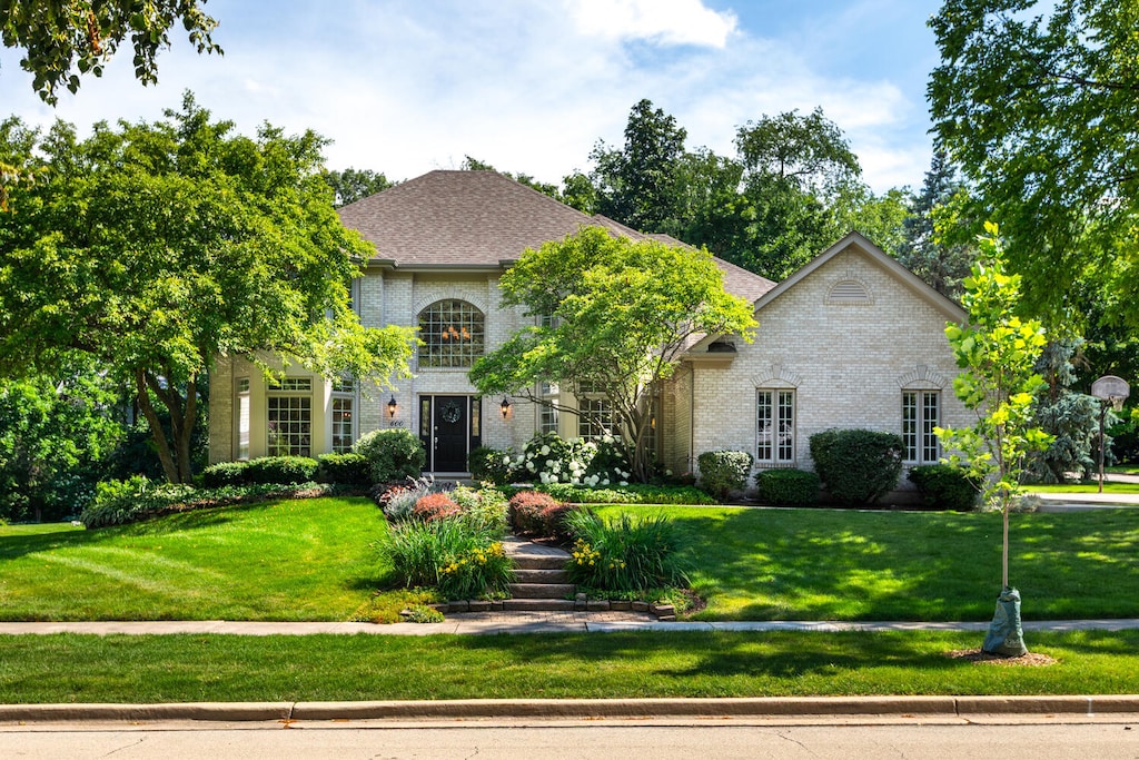 600 Wildwood Ln, West Chicago, IL 60185 - photo 1