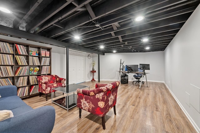 806 S Walnut Ave, Arlington Heights, IL 60005 - living room featuring wood finished floors and an office area