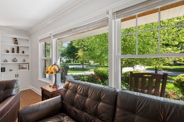 806 S Walnut Ave, Arlington Heights, IL 60005 - living area featuring crown molding, wood finished floors, and built in features
