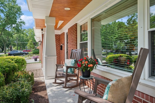 806 S Walnut Ave, Arlington Heights, IL 60005 - view of covered porch