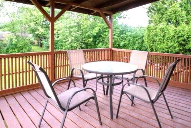 3208 172nd Ct, Hazel Crest, IL 60429 - wooden terrace featuring outdoor dining space