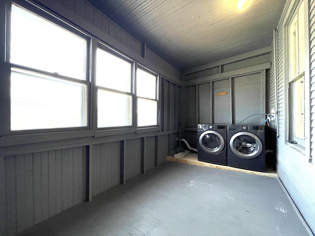 1321 E Ave, Berwyn, IL 60402 - laundry area with washing machine and dryer