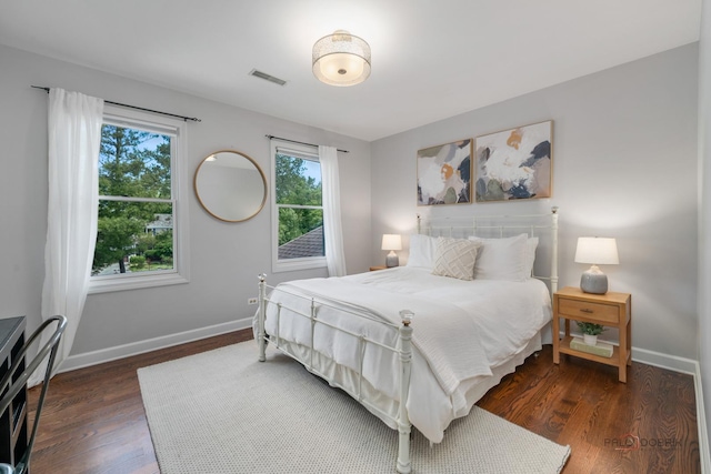 2135 Kenton Ln, Libertyville, IL 60048 - bedroom featuring wood finished floors and baseboards