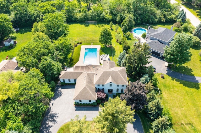 2135 Kenton Ln, Libertyville, IL 60048 - view of subject property with a pool